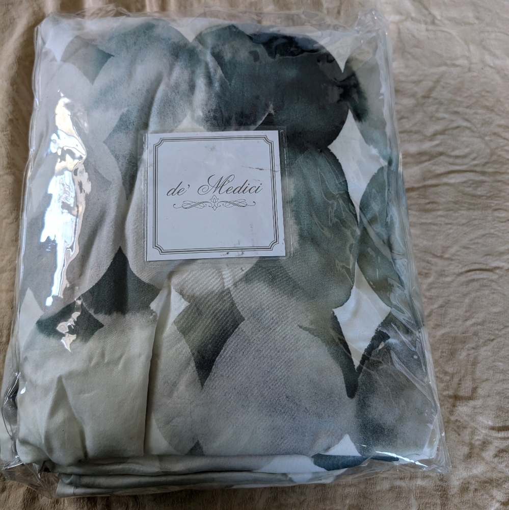 IZARO WATERCOLOR PRINT DUVET COVER